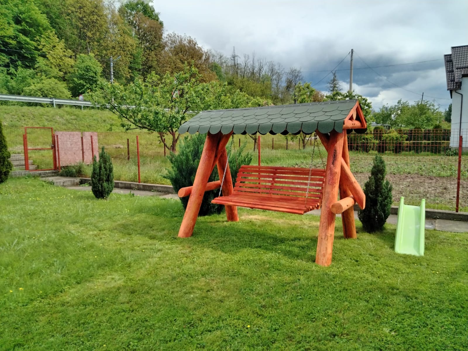 Balansoar Rustic din Lemn Masiv – Model Clasic - imagine 4