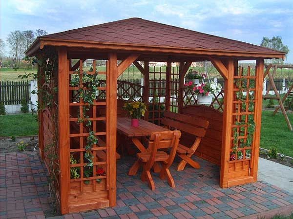 Foișor Rustic din Lemn - Model Pătrat în 4 ape din Lemn Masiv