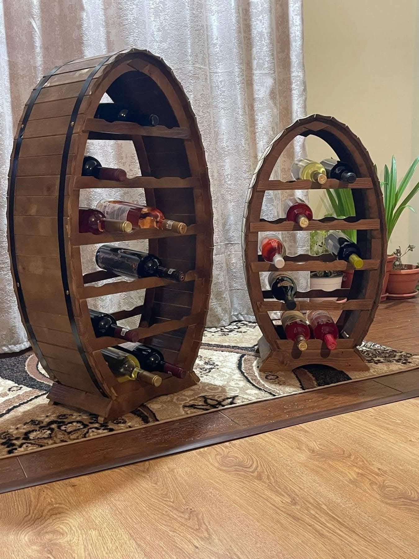 Suport de Sticle Rustic – Model Butoi Decorativ