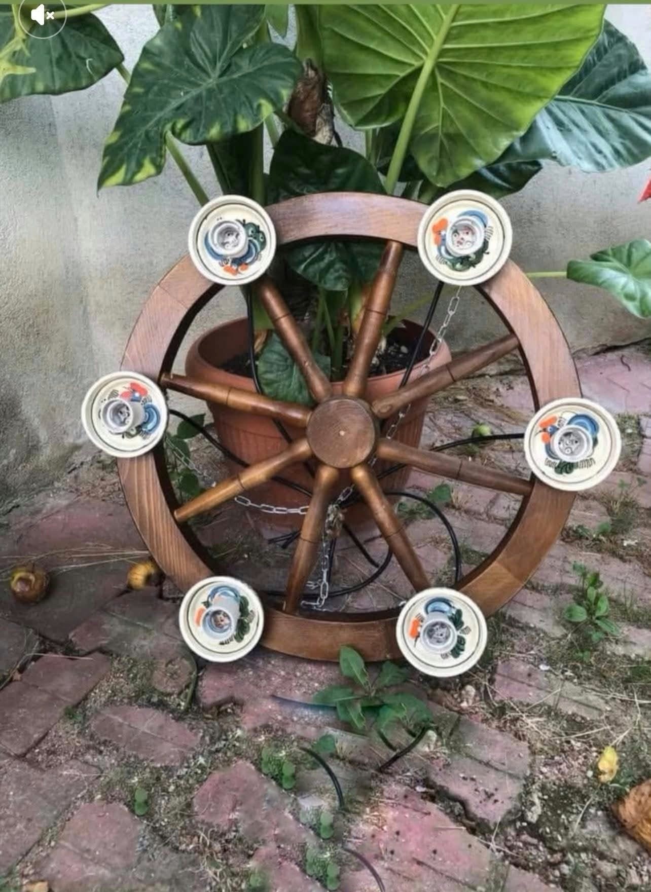 Lustră Rustică din Lemn – Model Roată de Căruță - imagine 3