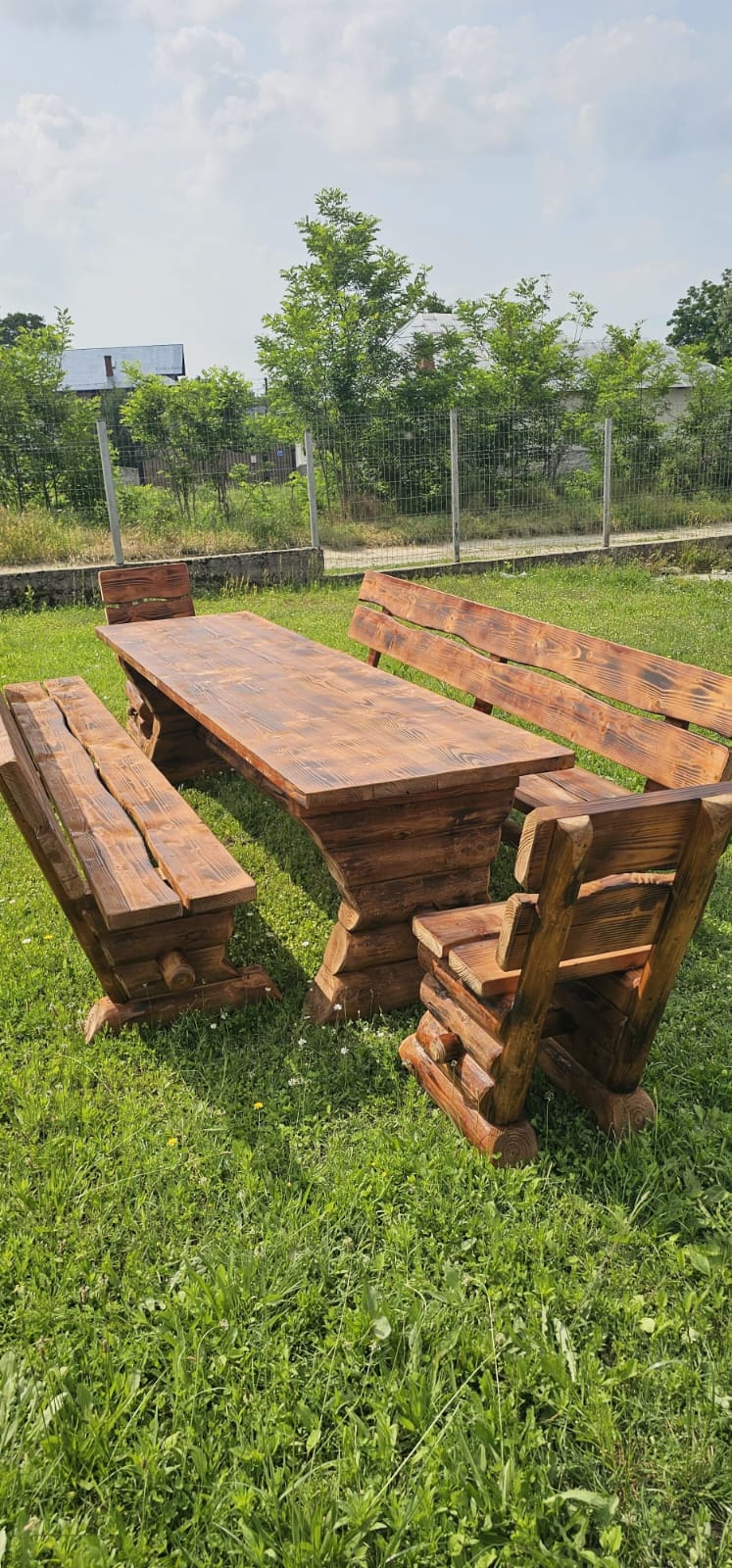 Set Rustic cu Masă și Bănci – Model Clasic cu Picioare Suprapuse
