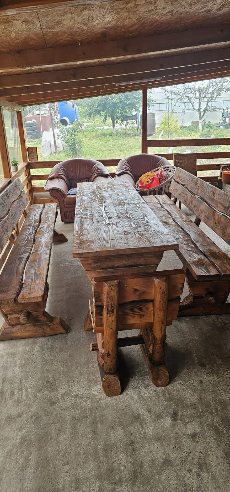 Set Rustic cu Masă și Bănci – Model Clasic cu Picioare Suprapuse - imagine 8