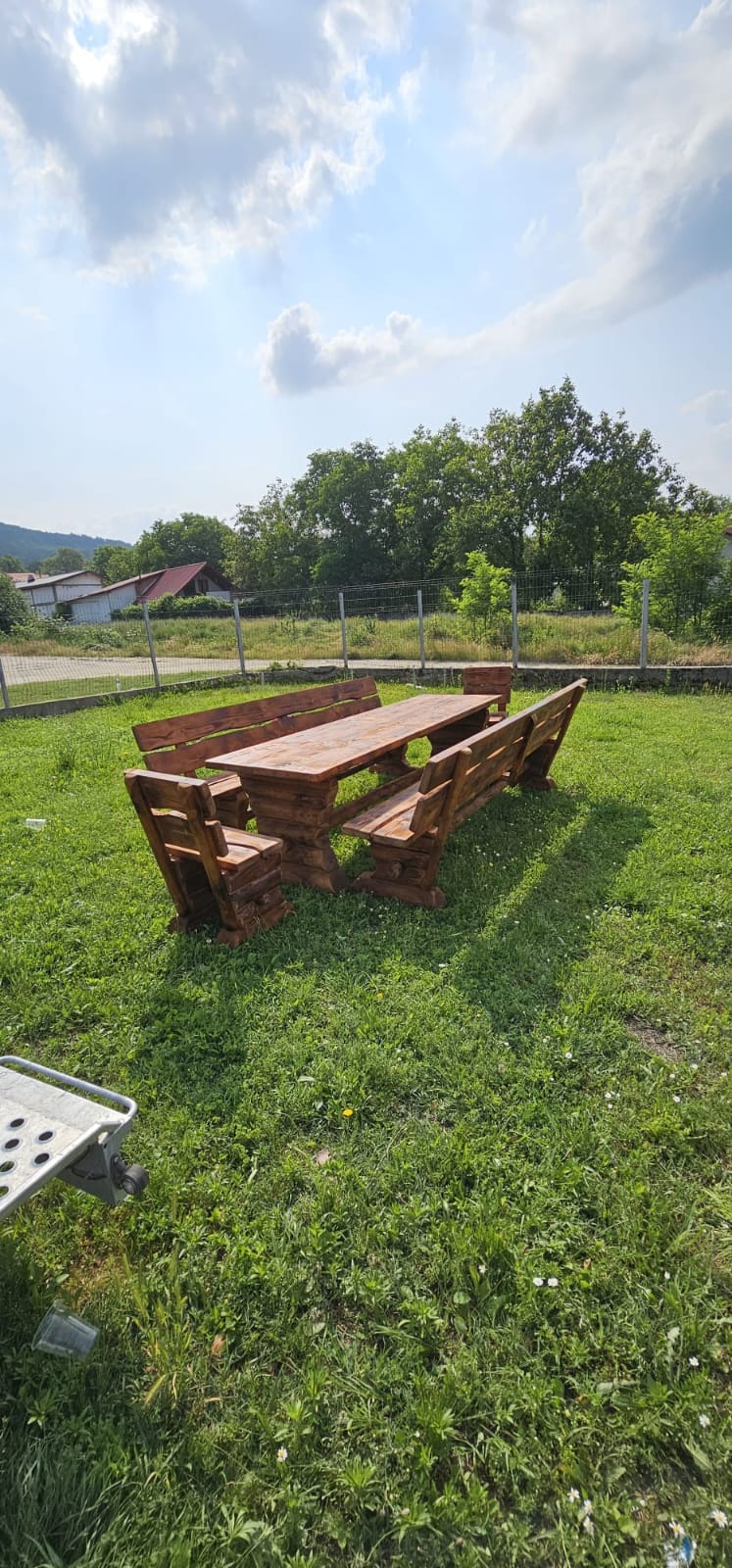Set Rustic cu Masă și Bănci – Model Clasic cu Picioare Suprapuse - imagine 6
