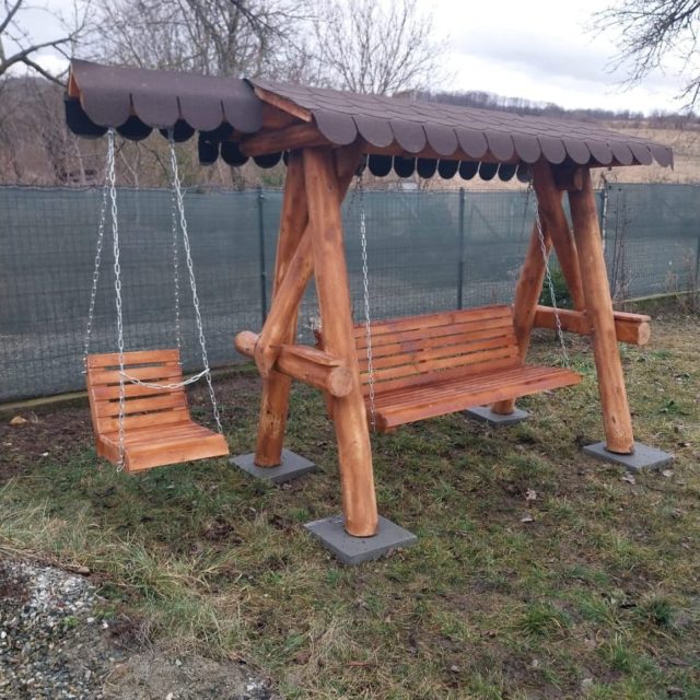Balansoar Rustic cu 1 Pui – Leagăn Mic Integrat pentru Copii